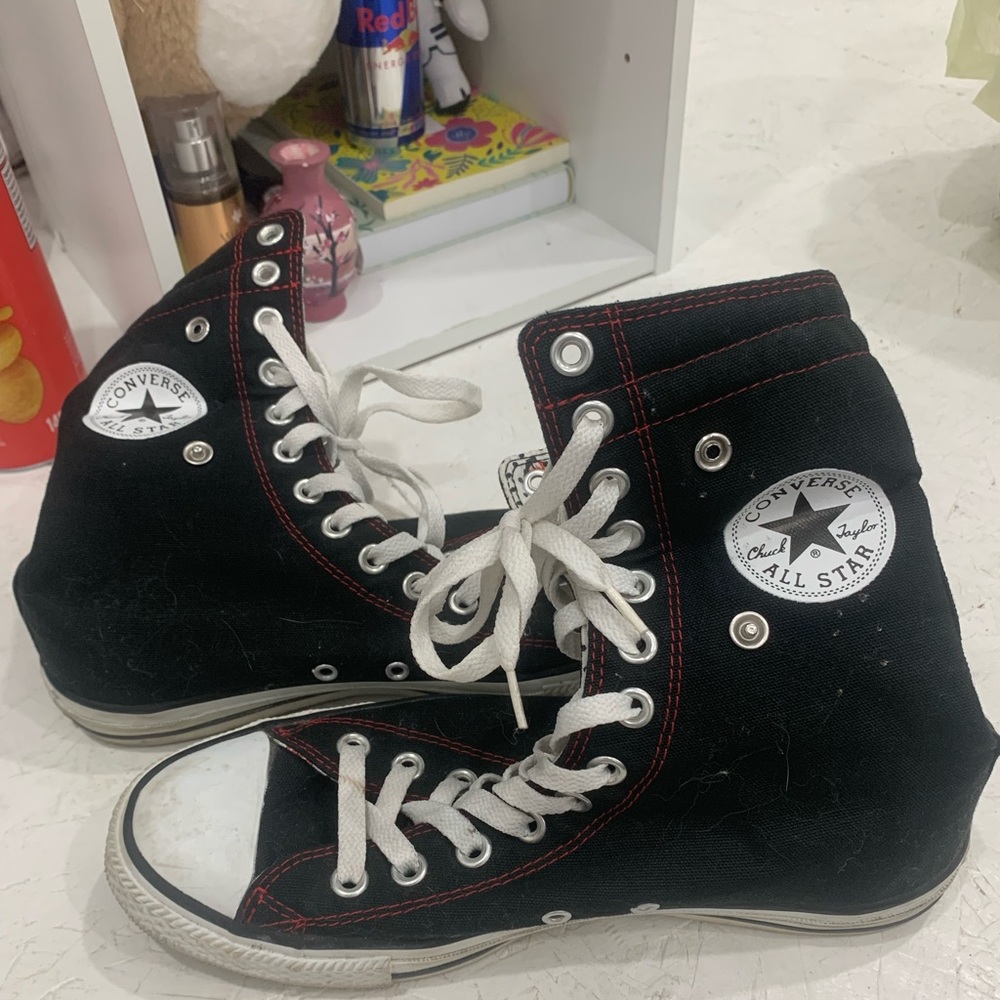 Converse - Picture 2 of 4